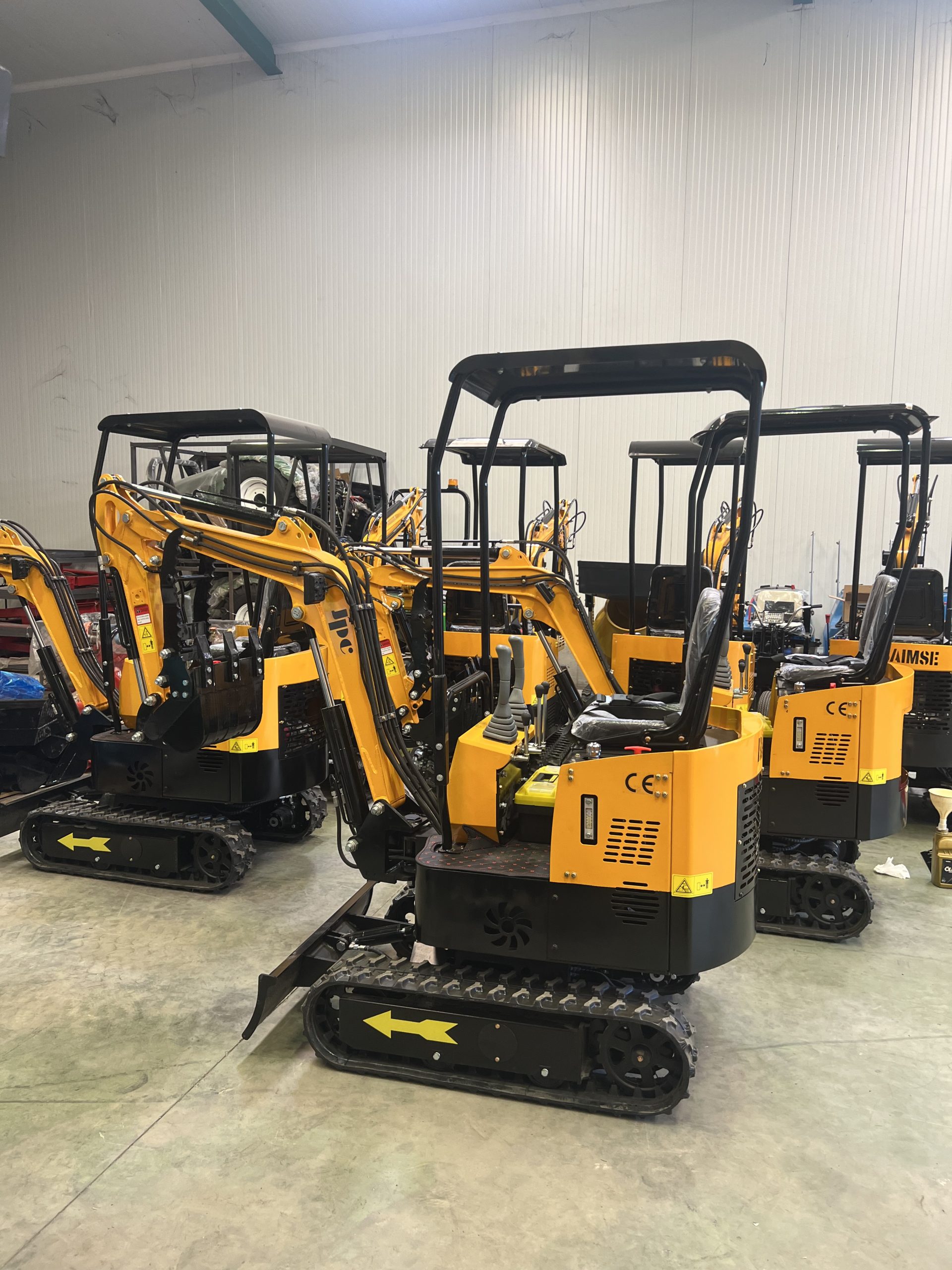 Excavadora 1 Tonelada Giratoria  JPC BAIMSE BM10 Motor Koop de 1 Cilindro