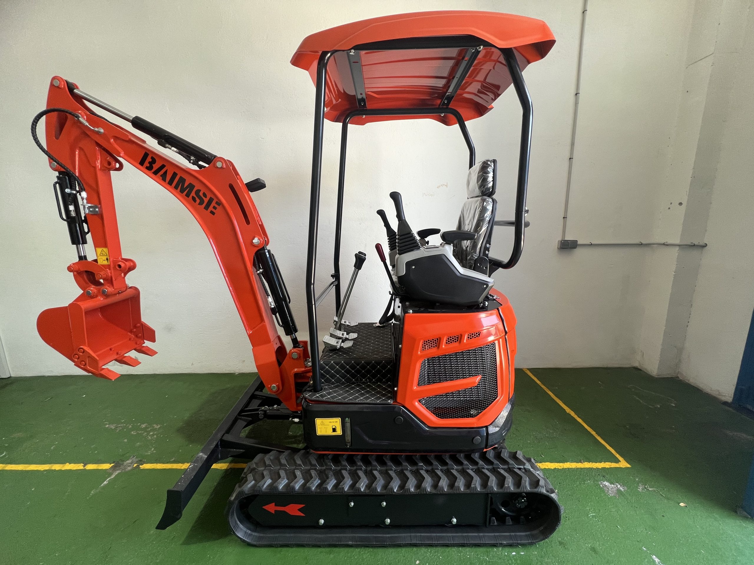 Excavadora Giratoria BAIMSE 1800Kg Motor Kubota 3 Cilindros