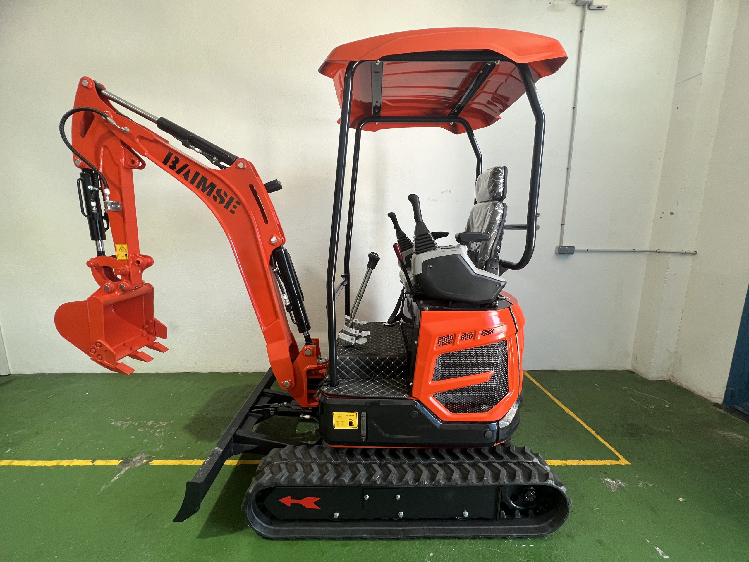 Excavadora Giratoria BAIMSE 1800Kg Motor Kubota 3 Cilindros